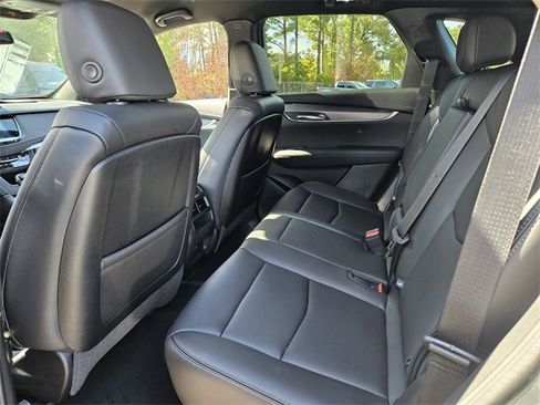 New 2026 Cadillac XT5 Luxury image 10