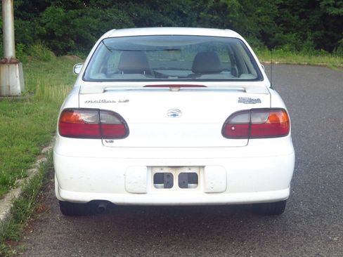 Used 2001 Chevrolet Malibu LS w/ Preferred Equipment Group 1 FWD image 4