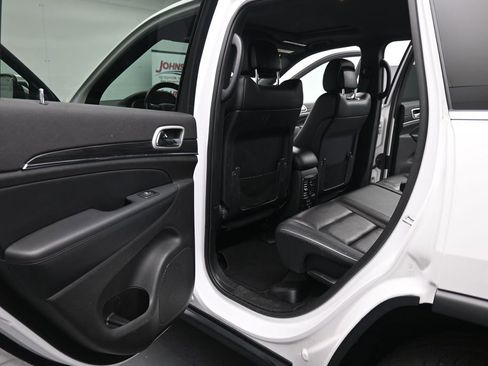 Used 2020 Jeep Grand Cherokee Limited w/ Premium Lighting Group AWD/4WD image 17