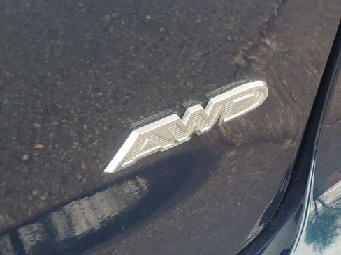 Used 2023 Chrysler Pacifica Touring-L AWD/4WD image 7