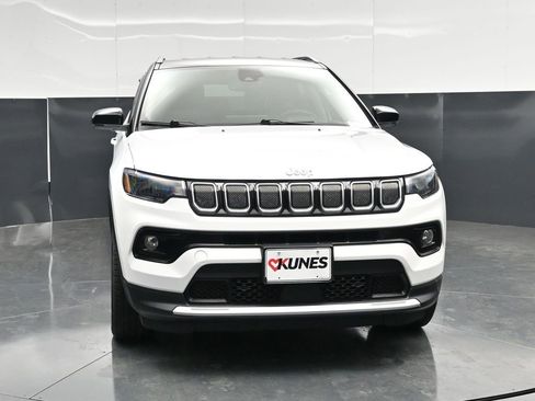 Used 2022 Jeep Compass Limited AWD/4WD image 9