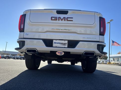 Used 2025 GMC Sierra 1500 Denali w/ Denali Reserve Package image 9