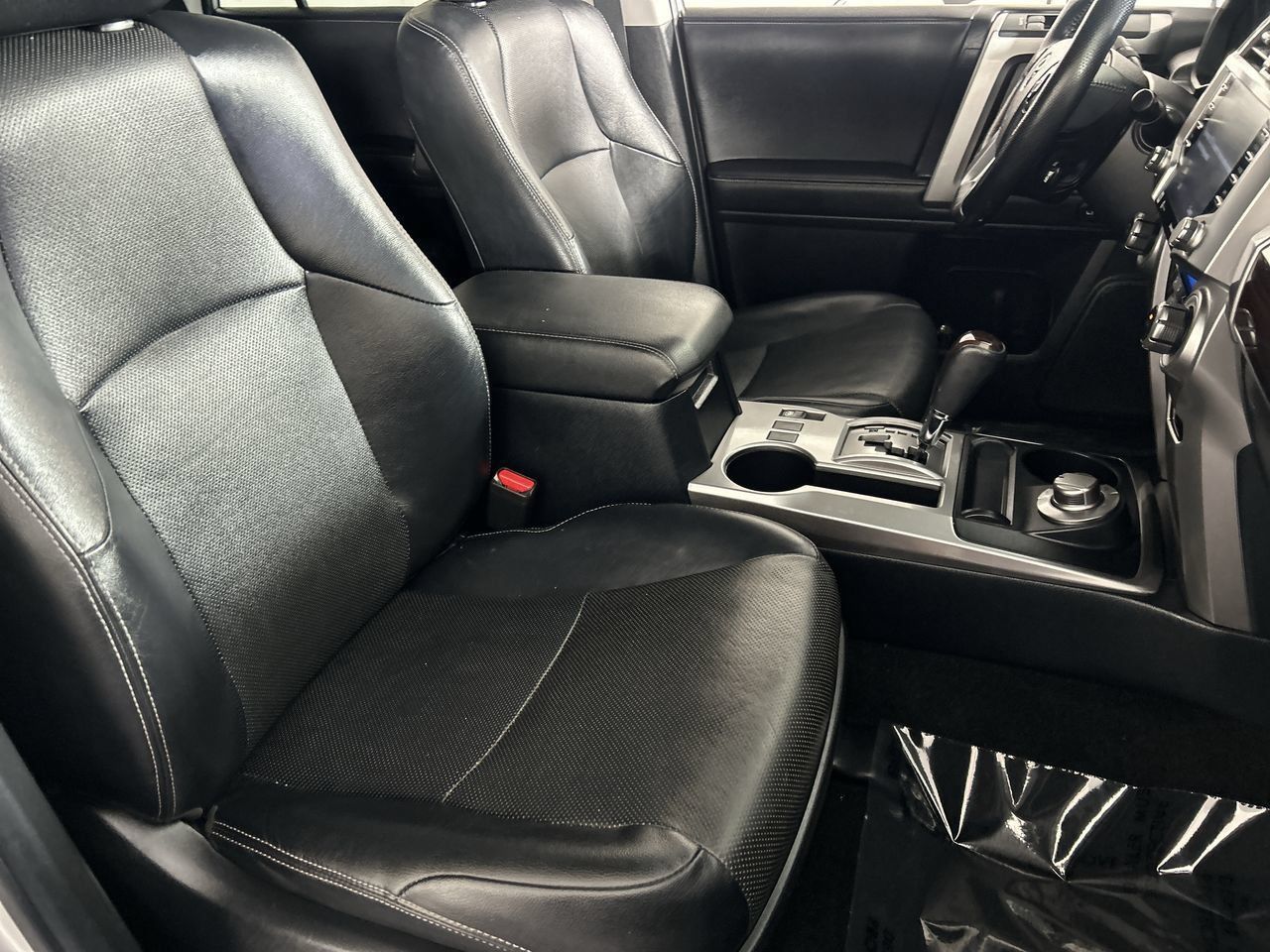 Used 2024 Toyota 4Runner Limited AWD/4WD image 26