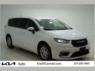 Used 2023 Chrysler Pacifica Touring-L