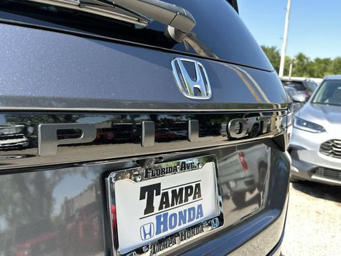 Certified 2025 Honda Pilot EX-L image 8