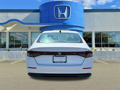 New 2025 Honda Accord SE image 3