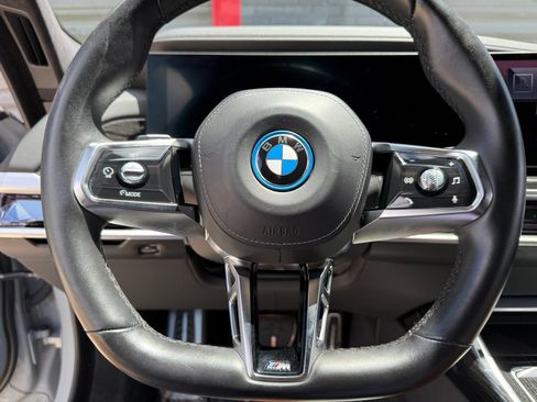 Used 2024 BMW i7 eDrive50 w/ M Sport Package RWD image 27