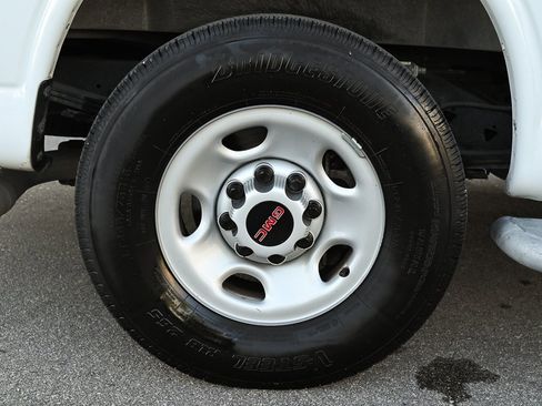 Used 2024 GMC Savana 2500 Work Van w/ Driver Convenience Package image 9