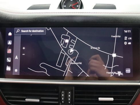 Used 2023 Porsche Cayenne AWD/4WD image 27