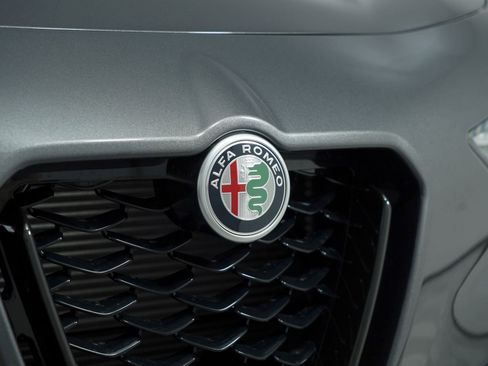 New 2025 Alfa Romeo Stelvio Sprint AWD/4WD image 12