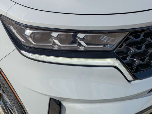 Certified 2023 Kia Sorento SX AWD/4WD image 10