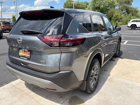Used 2023 Nissan Rogue S AWD/4WD image 5