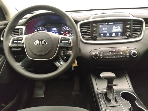 Used 2020 Kia Sorento LX image 22