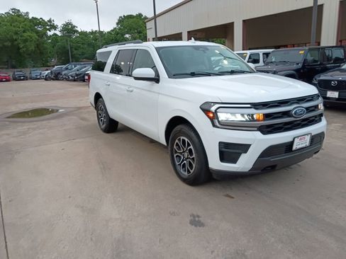 Used 2023 Ford Expedition Max XLT image 6