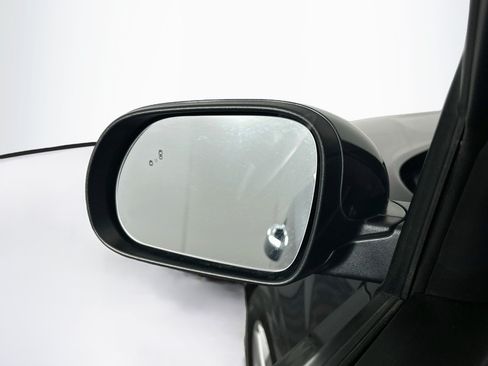 Used 2025 Kia Soul LX w/ LX Technology Package FWD image 16