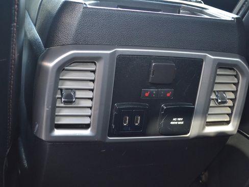 Used 2018 Ford F150 Platinum w/ Equipment Group 701A Luxury image 12