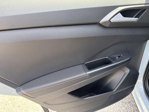 New 2026 Volkswagen Taos SE AWD/4WD image 9