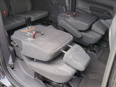 Used 2016 Ford Transit Connect XLT image 10