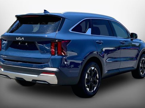 Used 2024 Kia Sorento S w/ Panoramic Sunroof Package FWD image 14