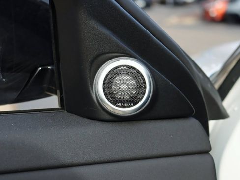 Used 2025 Land Rover Range Rover Evoque S image 12