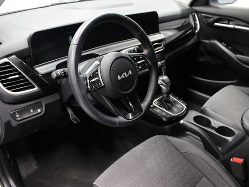Used 2025 Kia Seltos S AWD/4WD image 24