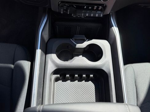 New 2025 RAM 2500 Big Horn AWD/4WD image 29