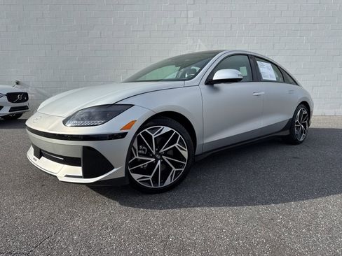 Used 2025 Hyundai Ioniq 6 Limited image 1