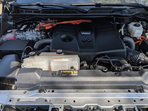 Used 2023 Toyota Tundra Limited AWD/4WD image 35