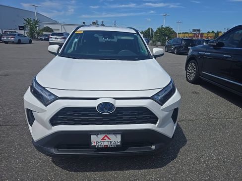 Used 2024 Toyota RAV4 XLE AWD/4WD image 2