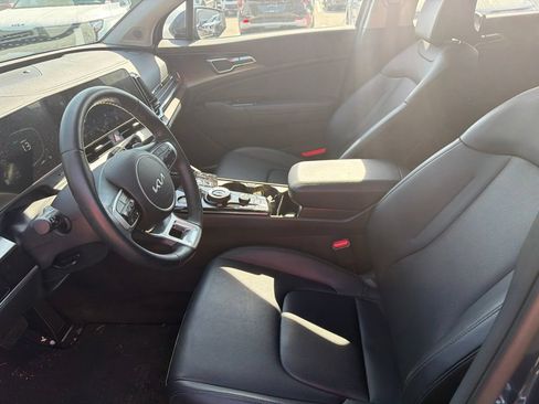 Certified 2025 Kia Sportage EX w/ EX Premium Package AWD/4WD image 10