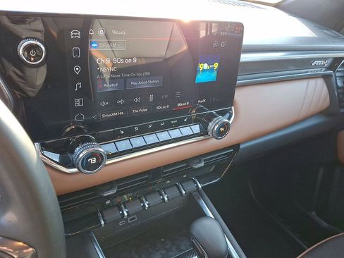 Used 2024 GMC Canyon AT4 image 14