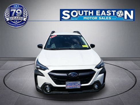 Used 2023 Subaru Outback Premium AWD/4WD image 3