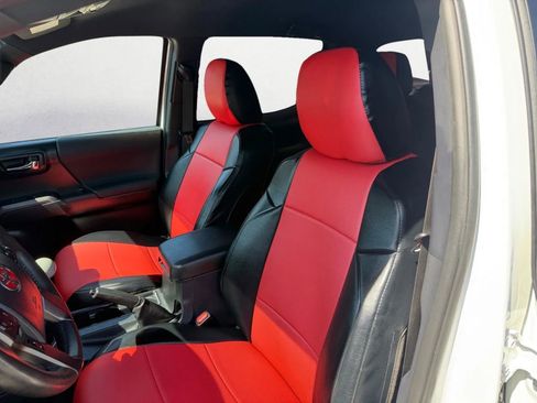 Used 2019 Toyota Tacoma TRD Off-Road image 15