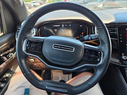 Certified 2022 Jeep Grand Wagoneer Series II AWD/4WD image 3