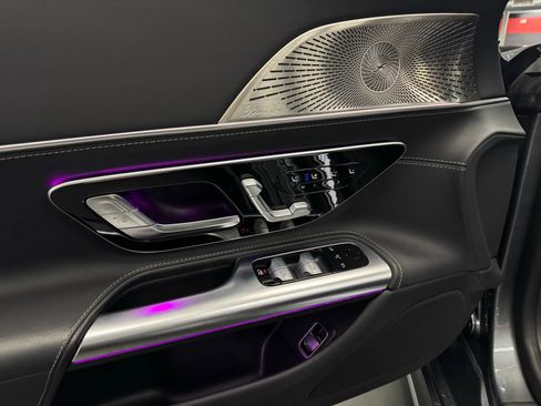 Used 2023 Mercedes-Benz SL 43 AMG w/ Driver Assistance Package image 20