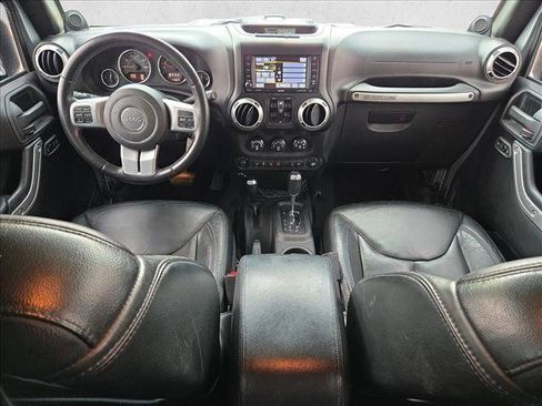 Used 2013 Jeep Wrangler Unlimited Rubicon AWD/4WD image 15