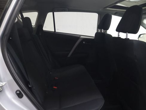 Used 2016 Toyota RAV4 XLE FWD image 12