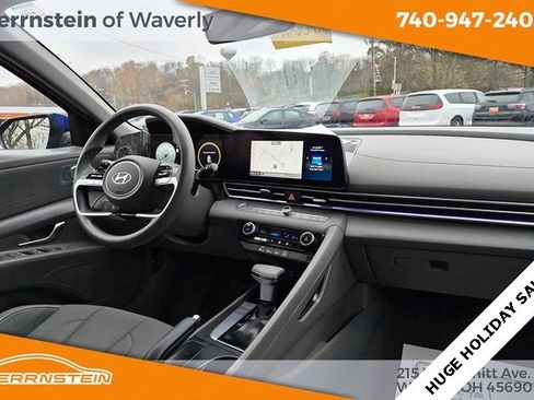 Used 2024 Hyundai Elantra SEL image 26