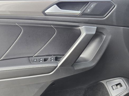 Used 2022 Volkswagen Tiguan SE AWD/4WD image 20