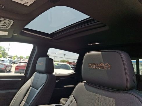 Certified 2026 Chevrolet Silverado 1500 High Country w/ High Country Premium Package AWD/4WD image 15