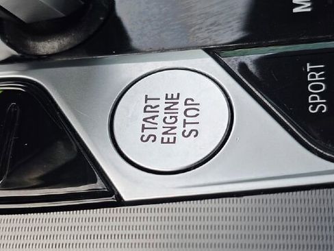 Used 2023 BMW X6 xDrive40i w/ M Sport Package image 34