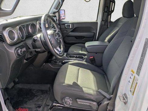 Used 2019 Jeep Wrangler Unlimited Sahara image 15