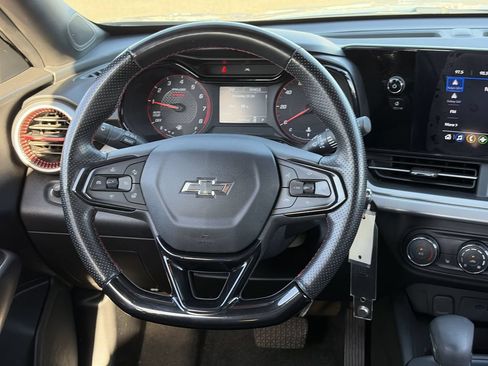 Used 2024 Chevrolet Trax RS w/ Driver Confidence Package FWD image 13