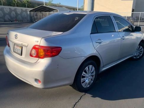 Used 2010 Toyota Corolla LE FWD image 5
