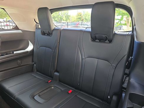 Used 2023 INFINITI QX60 Luxe w/ Performance Audio Package FWD image 8