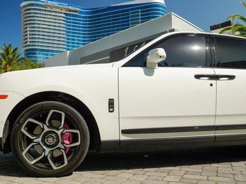 Used 2024 Rolls-Royce Cullinan image 37