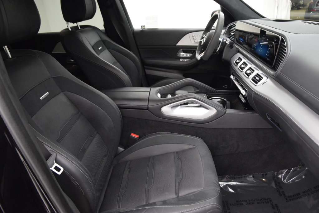 Used 2025 Mercedes-Benz GLS 63 AMG 4MATIC image 16