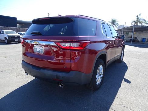 Used 2020 Chevrolet Traverse LT FWD image 4