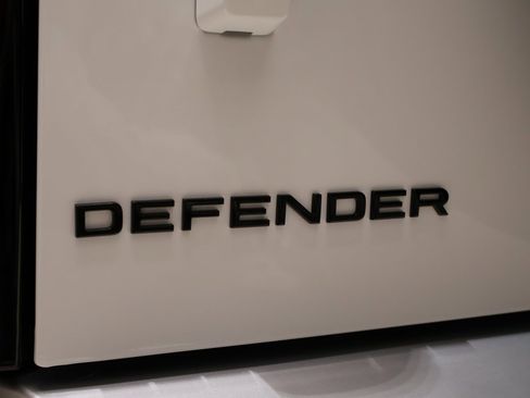 New 2025 Land Rover Defender 110 S image 8