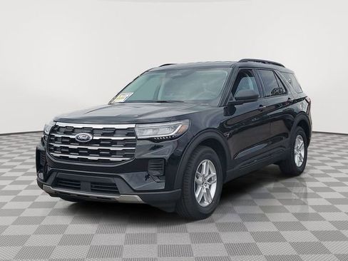 New 2026 Ford Explorer Active image 2
